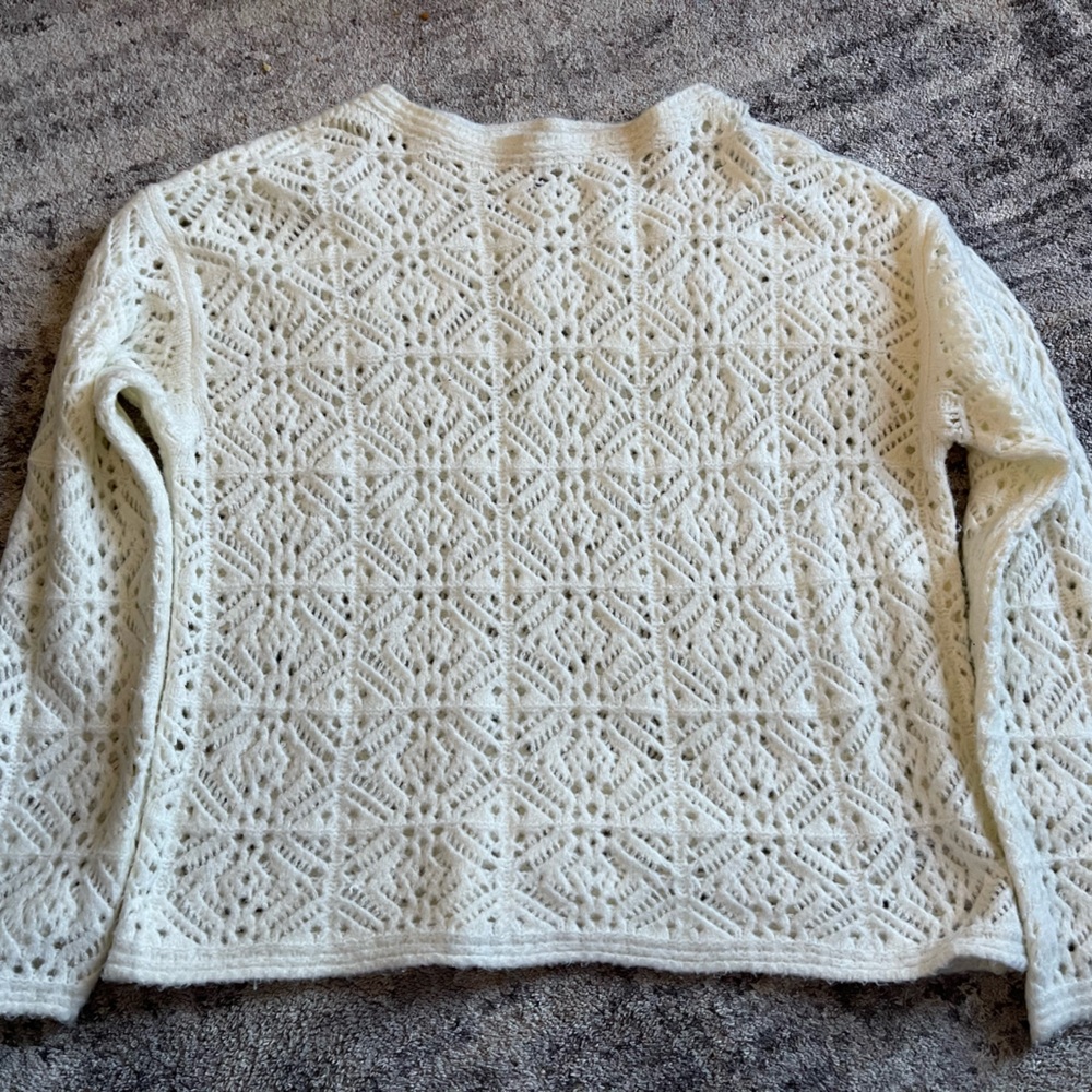 Universal Thread Cream Women's Sweater Pullover